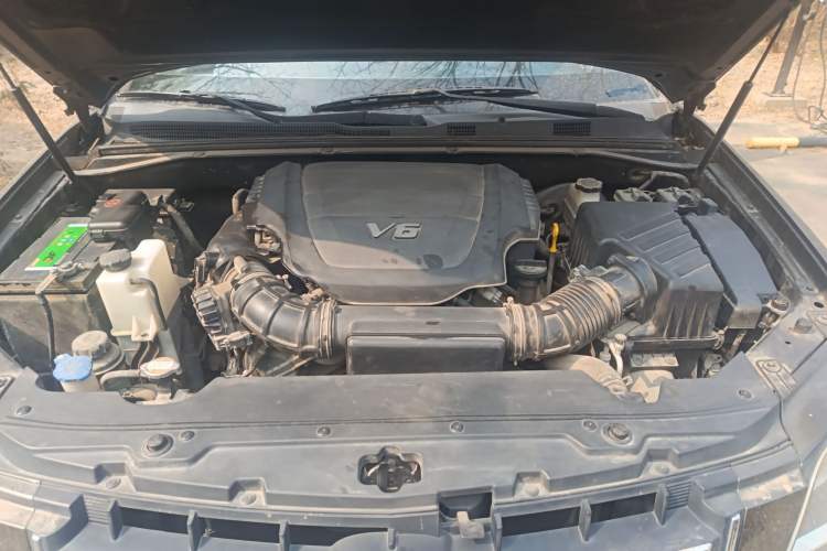 Used Kia Borrego 2008 3.8L Luxury Edition China IV Engine Bay
