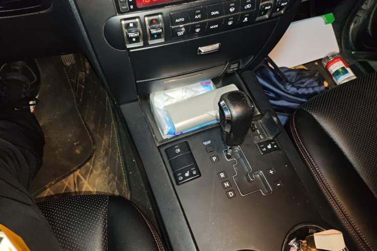 Used Kia Borrego 2008 3.8L Luxury Edition China IV Gear Lever
