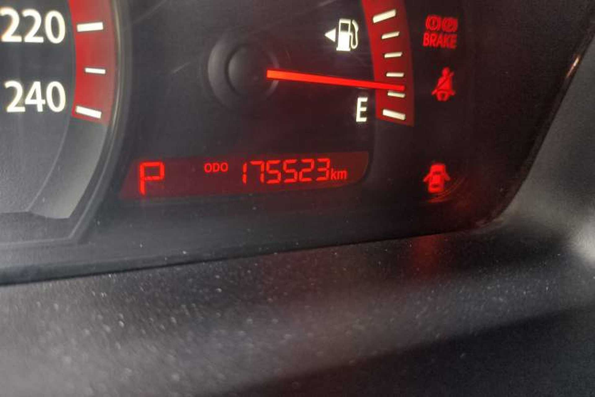 Used Kia Borrego 2008 3.8L Luxury Edition China IV Odometer Close Up