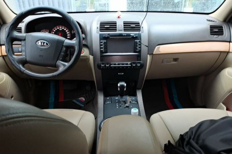 Used Kia Borrego 2008 3.8L Luxury Edition China IV Center Console
