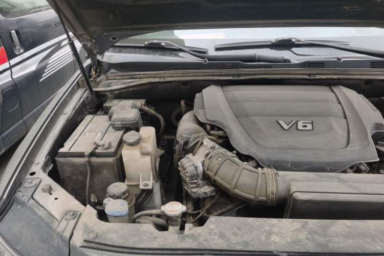 Used Kia Borrego 2008 3.8L Luxury Edition China IV Engine Bay Right