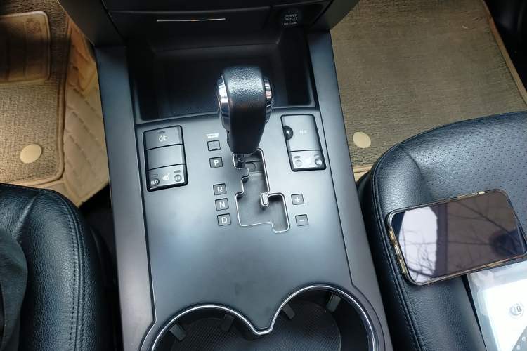 Used Kia Borrego 2008 3.8L Luxury Edition China IV Gear Lever
