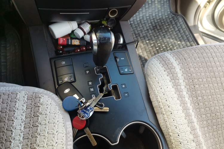 Used Kia Borrego 2008 3.8L Luxury Edition China IV Gear Lever