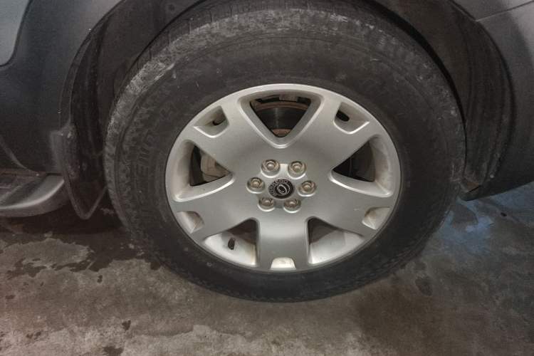 Used Kia Borrego 2008 3.8L Luxury Edition China IV Right Front Wheel Hub