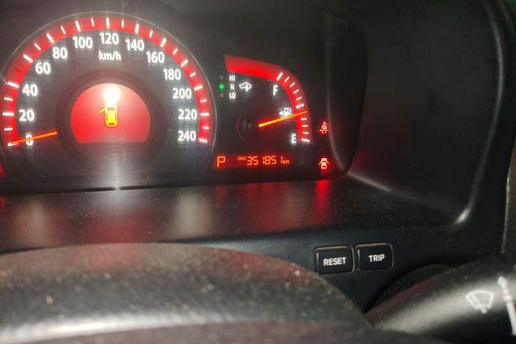 Used Kia Borrego 2008 3.8L Luxury Edition China IV Odometer Close Up