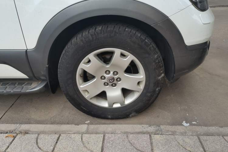Used Kia Borrego 2008 3.8L Luxury Edition China IV Right Front Wheel Hub