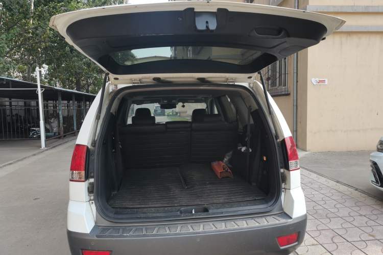 Used Kia Borrego 2008 3.8L Luxury Edition China IV Trunk