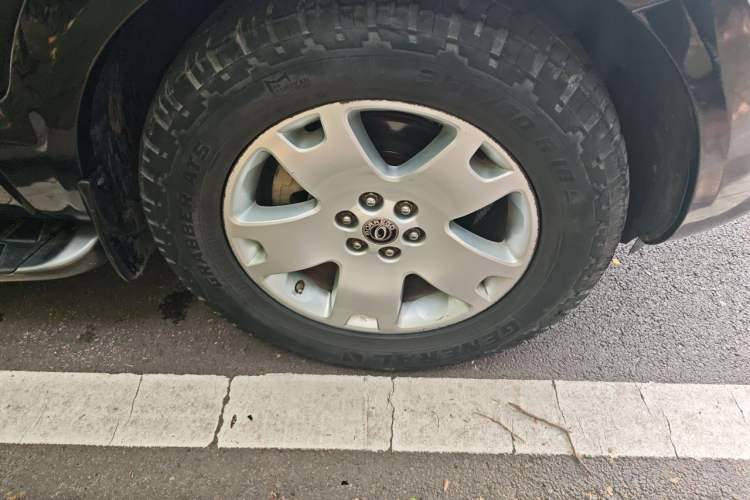 Used Kia Borrego 2013 3.8L Luxury Edition China V standard Right Front Wheel Hub