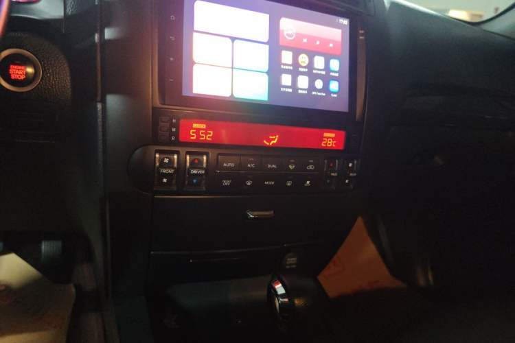 Used Kia Borrego 2013 3.8L Luxury Edition China V standard Audio And AC Panel