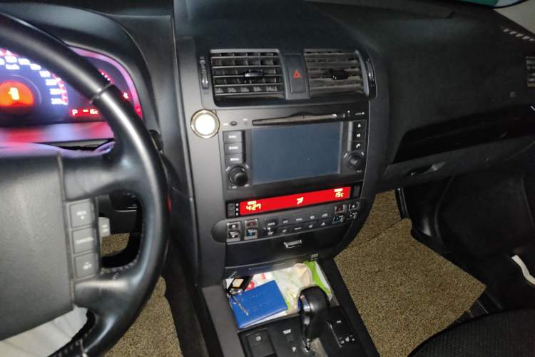 Used Kia Borrego 2013 3.8L Luxury Edition China V standard Audio And AC Panel
