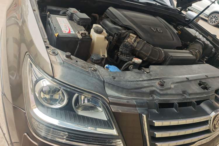 Used Kia Borrego 2013 3.8L Luxury Edition China V standard Engine Bay Right
