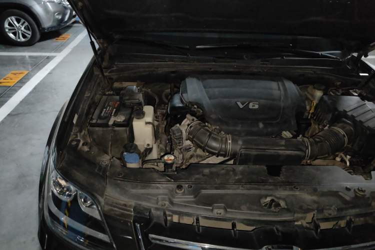 Used Kia Borrego 2013 3.8L Luxury Edition China V standard Engine Bay Right