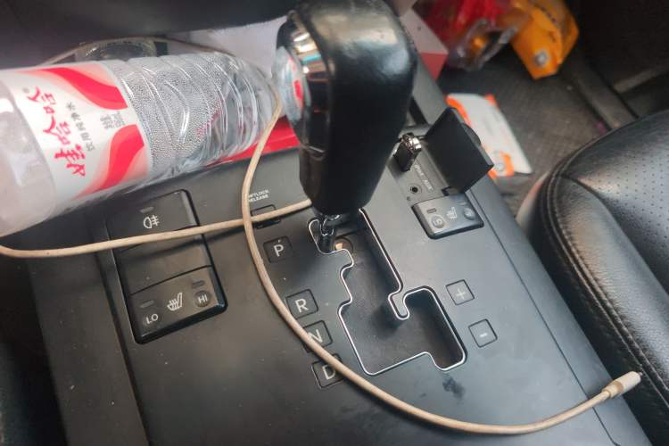 Used Kia Borrego 2013 3.8L Luxury Edition China V standard Gear Lever