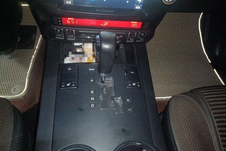 Used Kia Borrego 2013 3.8L Luxury Edition China V standard Gear Lever