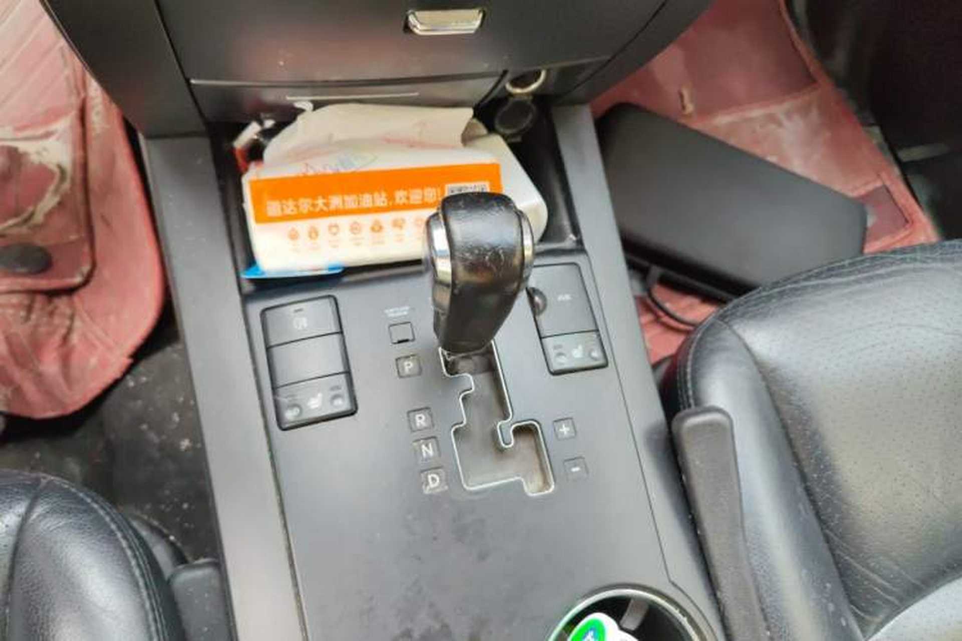 Used Kia Borrego 2013 3.8L Luxury Edition China V standard Gear Lever