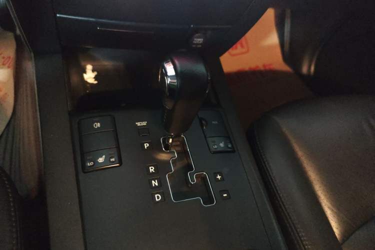 Used Kia Borrego 2013 3.8L Luxury Edition China V standard Gear Lever