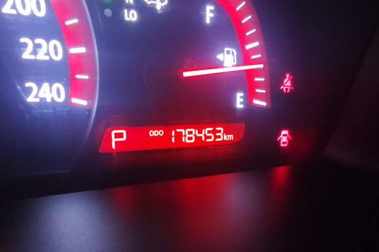 Used Kia Borrego 2013 3.8L Luxury Edition China V standard Odometer Close Up
