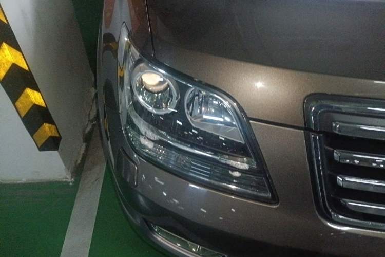 Used Kia Borrego 2013 3.8L Luxury Edition China V standard Right Front Headlight