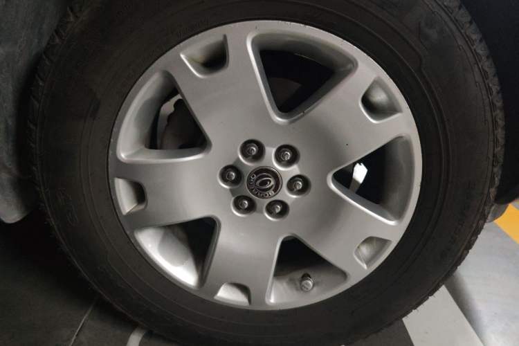 Used Kia Borrego 2013 3.8L Luxury Edition China V standard Right Front Wheel Hub