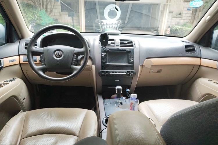 Used Kia Borrego 2013 3.8L Luxury Edition China V standard Center Console
