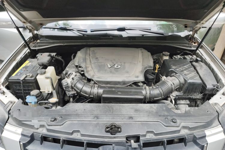 Used Kia Borrego 2013 3.8L Luxury Edition China V standard Engine Bay
