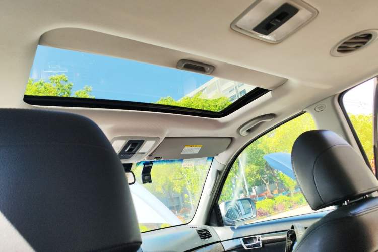 Used Kia Borrego 2013 3.8L Luxury Edition China V standard Headliner