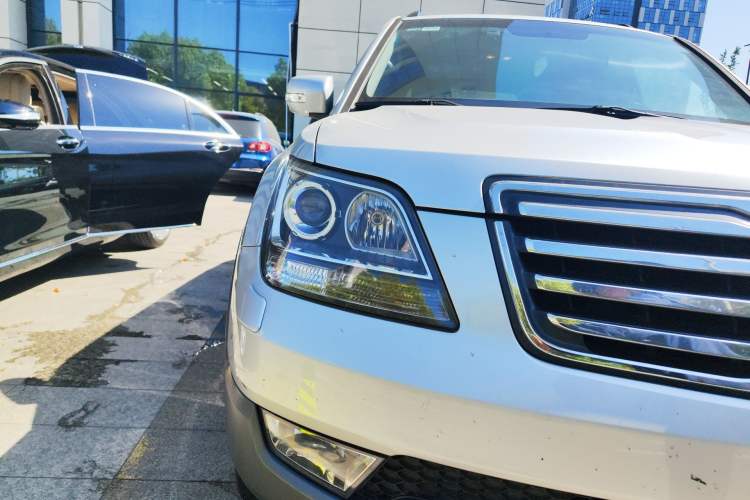Used Kia Borrego 2013 3.8L Luxury Edition China V standard Right Front Headlight