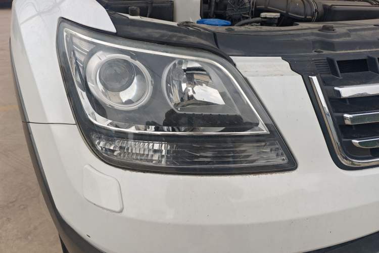 Used Kia Borrego 2013 3.8L Luxury Edition China V standard Right Front Headlight
