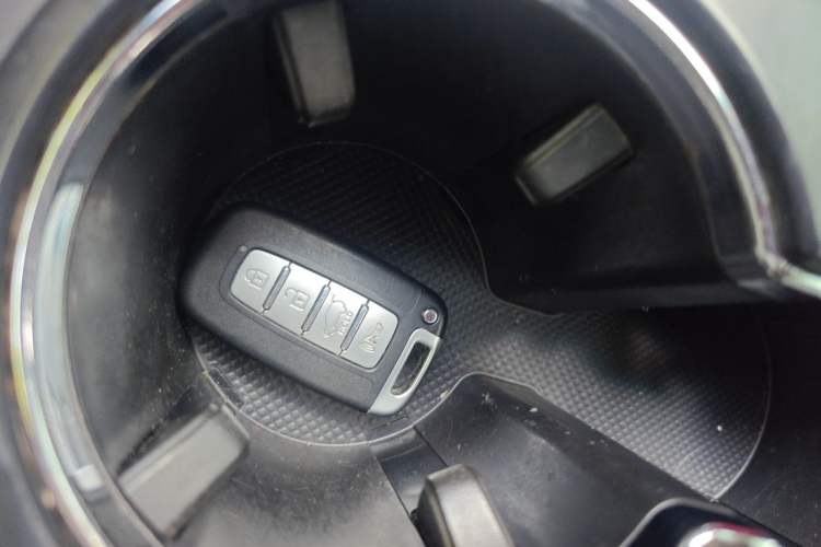 Used Kia Borrego 2013 3.8L Luxury Edition China V standard Vehicle Key