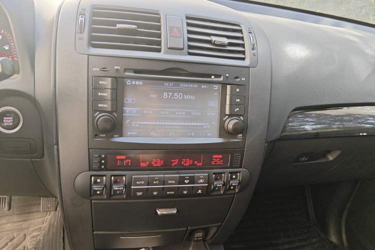 Used Kia Borrego 2015 3.8L Luxury Edition China IV Audio And AC Panel