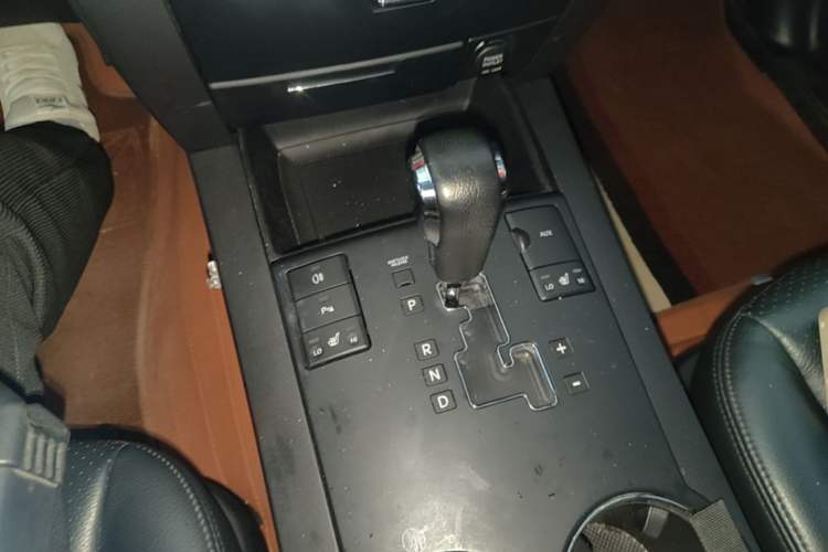 Used Kia Borrego 2015 3.8L Luxury Edition China IV Gear Lever