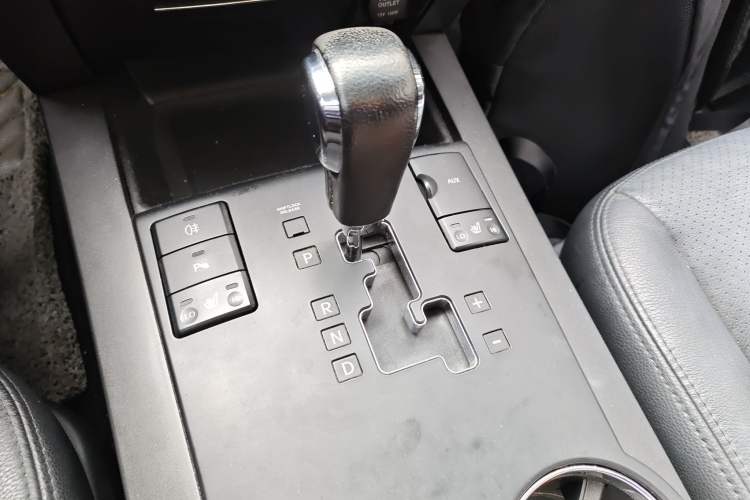 Used Kia Borrego 2015 3.8L Luxury Edition China IV Gear Lever