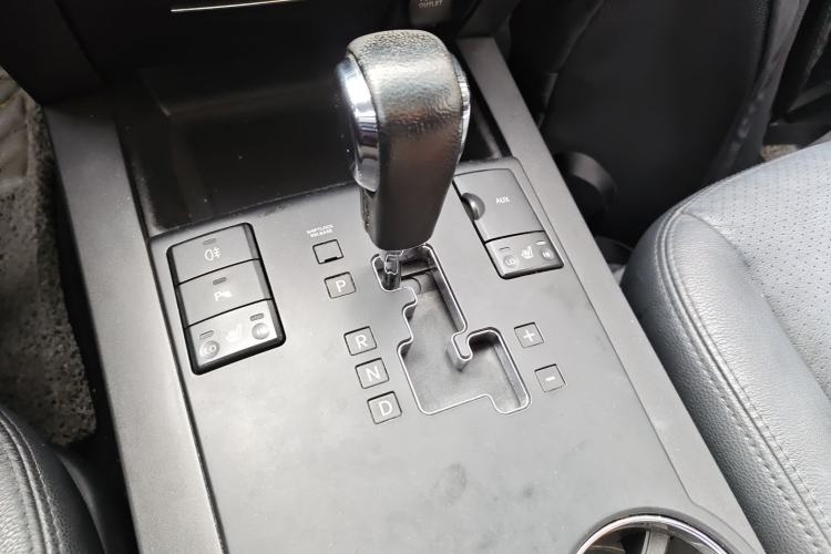 Used Kia Borrego 2015 3.8L Luxury Edition China IV Gear Lever