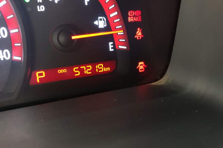 Used Kia Borrego 2015 3.8L Luxury Edition China IV Odometer Close Up