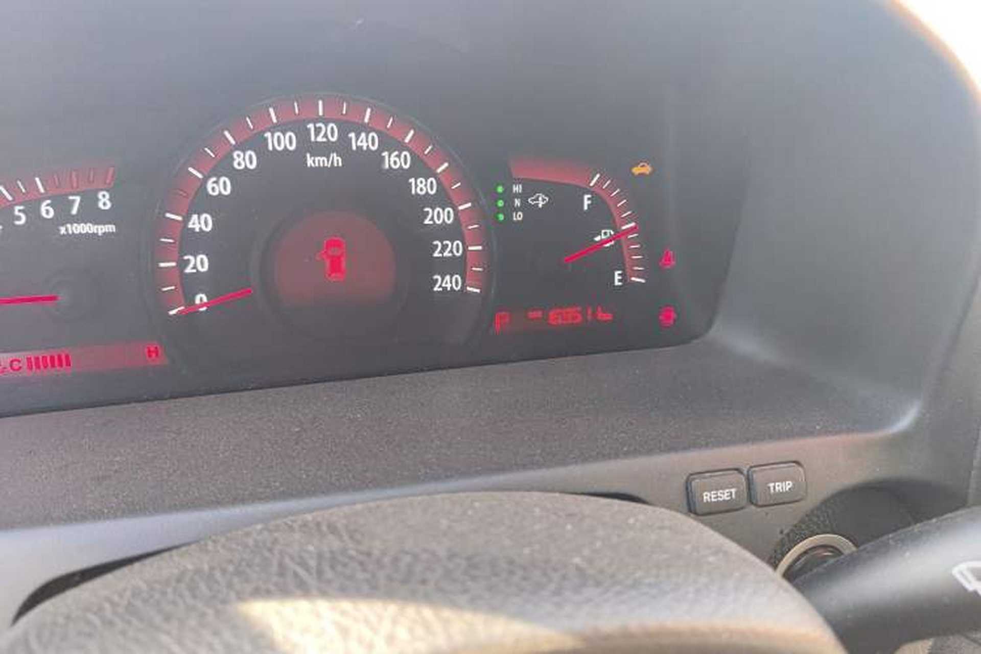 Used Kia Borrego 2015 3.8L Luxury Edition China IV Odometer Close Up