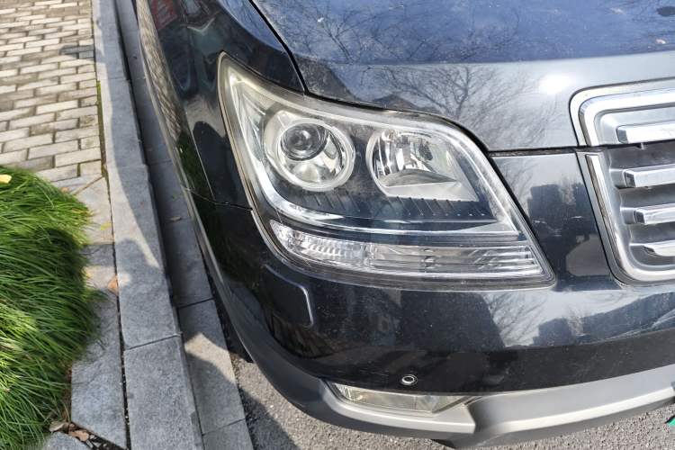 Used Kia Borrego 2015 3.8L Luxury Edition China IV Right Front Headlight