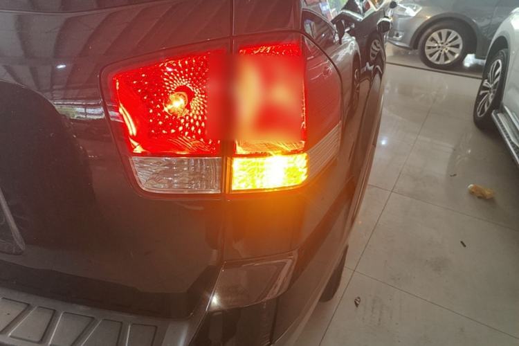 Used Kia Borrego 2015 3.8L Luxury Edition China IV Right Rear Taillight