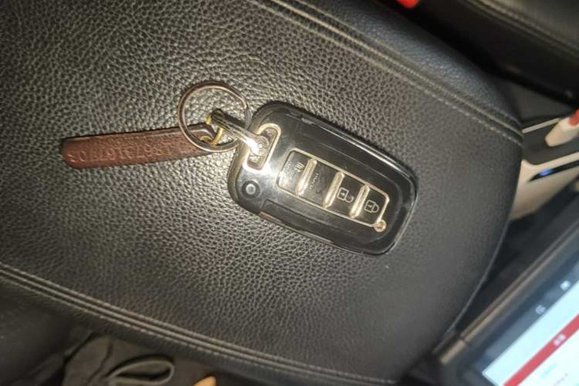 Used Kia Borrego 2015 3.8L Luxury Edition China IV Vehicle Key