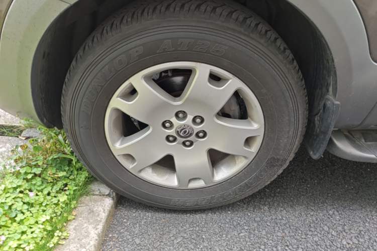 Used Kia Borrego 2015 3.8L Luxury Edition China V-standard Left Front Wheel Hub