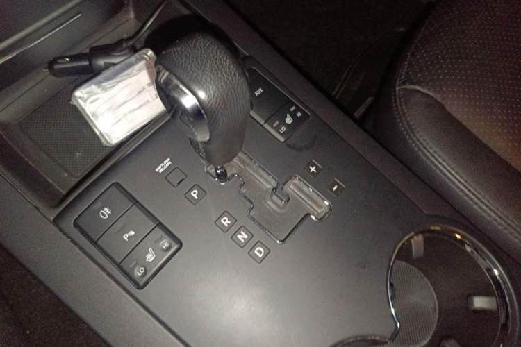 Used Kia Borrego 2015 3.8L Luxury Edition China IV Gear Lever
