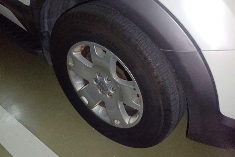 Used Kia Borrego 2015 3.8L Luxury Edition China IV Right Front Wheel Hub