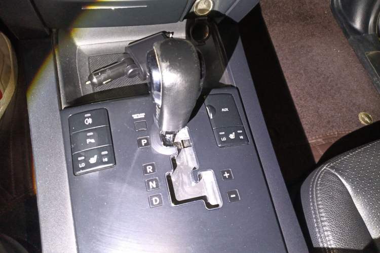 Used Kia Borrego 2015 3.8L Luxury Edition China IV Gear Lever