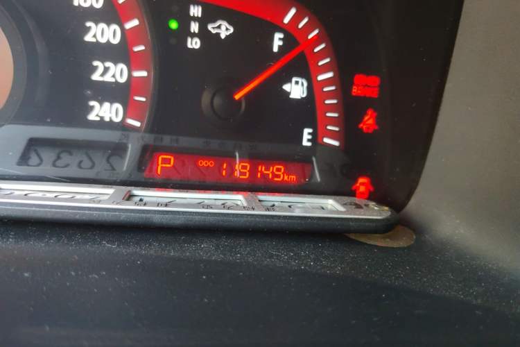 Used Kia Borrego 2015 3.8L Luxury Edition China IV Odometer Close Up