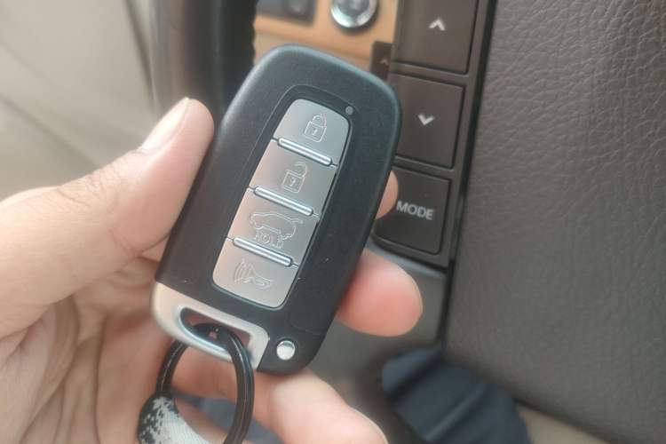 Used Kia Borrego 2015 3.8L Luxury Edition China IV Vehicle Key