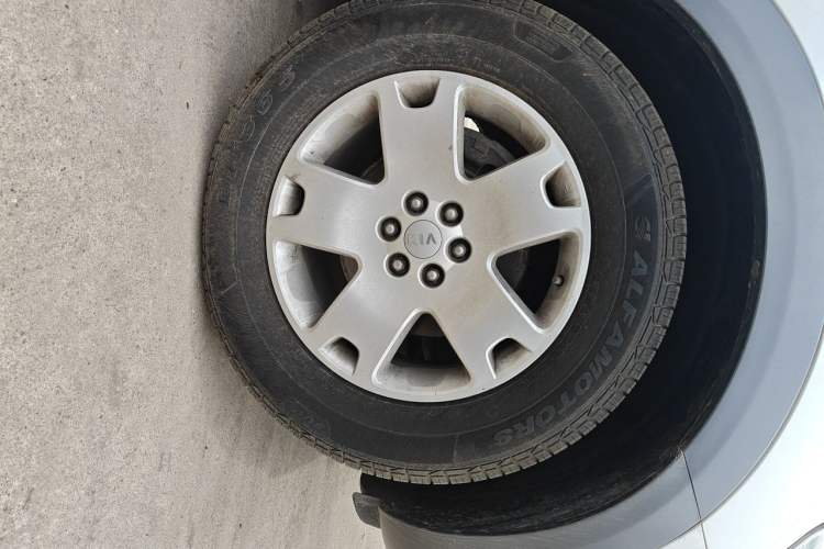 Used Kia Borrego 2015 3.8L Luxury Edition China IV Right Front Wheel Hub