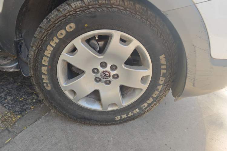 Used Kia Borrego 2015 3.8L Luxury Edition China V-standard Right Front Wheel Hub
