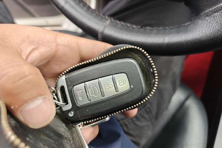 Used Kia Borrego 2015 3.8L Luxury Edition China IV Vehicle Key