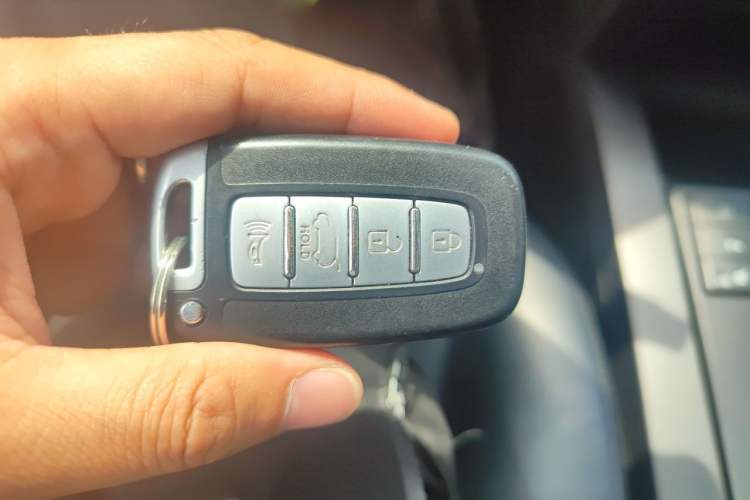 Used Kia Borrego 2015 3.8L Luxury Edition China IV Vehicle Key