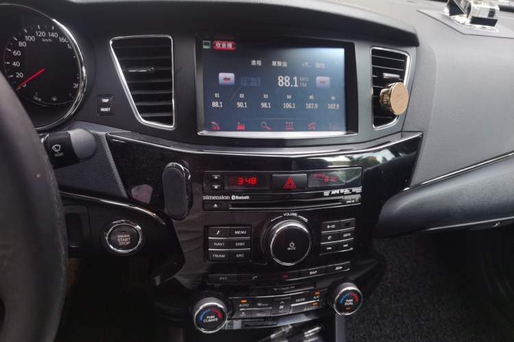 Used Kia Cadenza 2011 2.4L Elite Edition Audio And AC Panel
