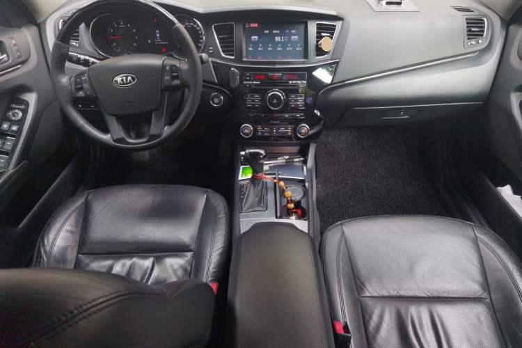 Used Kia Cadenza 2011 2.4L Elite Edition Center Console